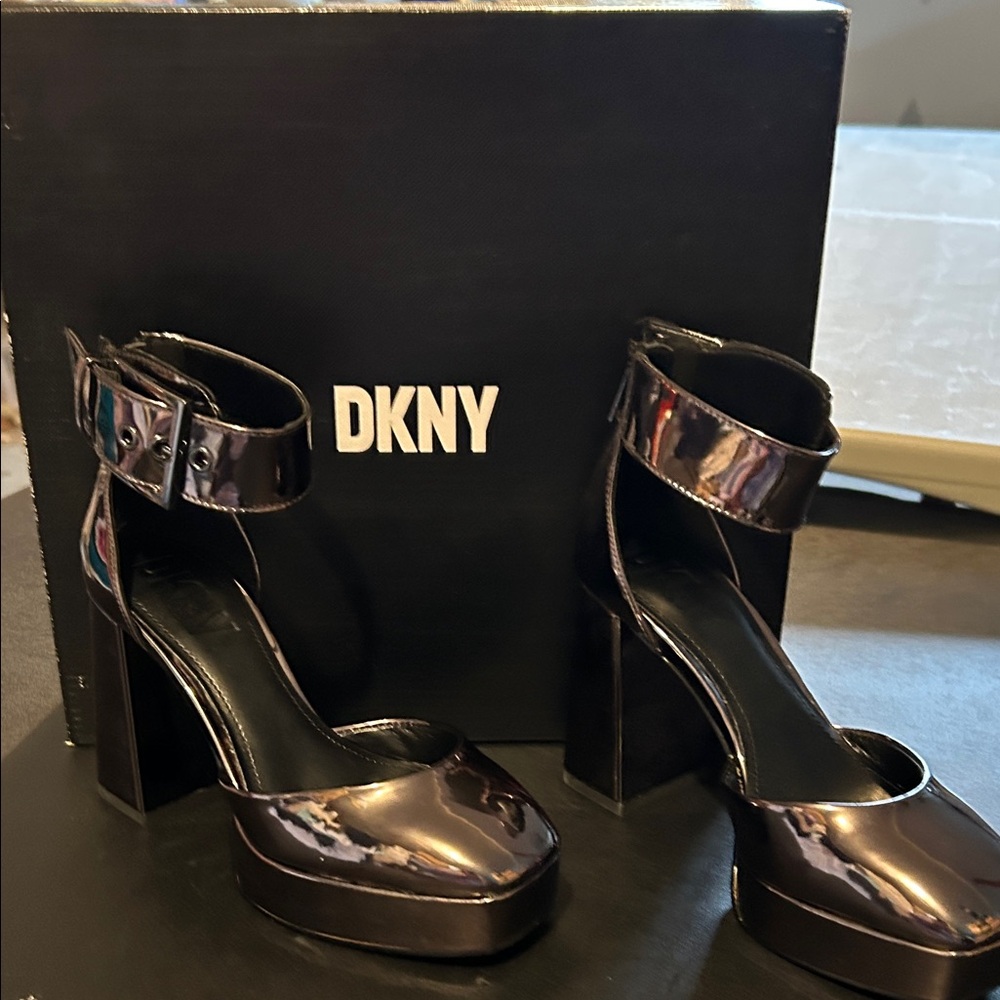 DKNY Women's Black Patent Platform Block Heel Sandals with Ankle Strap